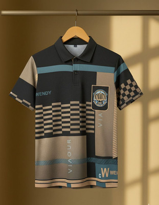 GEEZY Checkered Men Zip Neck Black T-Shirt