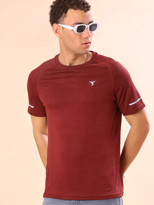 V-MART Solid Men Round Neck Maroon T-Shirt