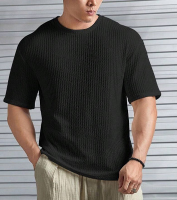 KAJARU Self Design Men Round Neck Black T-Shirt