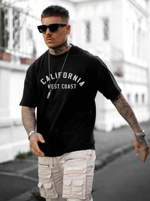 SPOWEARY Typography Men Round Neck Black T-Shirt