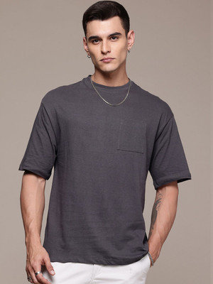 Roadster Solid Men Round Neck Grey T-Shirt