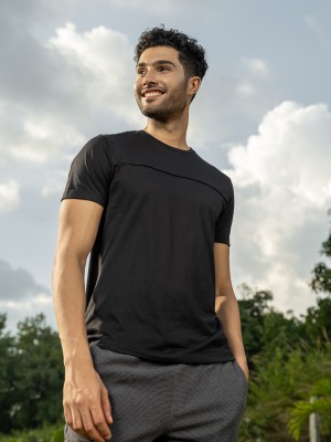 Damensch Solid Men Round Neck Black T-Shirt