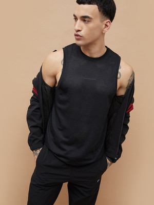 Fame Forever by Lifestyle Solid Men Crew Neck Black T-Shirt