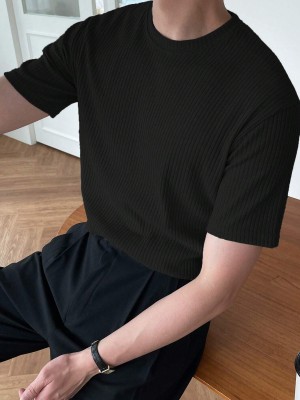 CLAfoutis Striped Men Round Neck Black T-Shirt