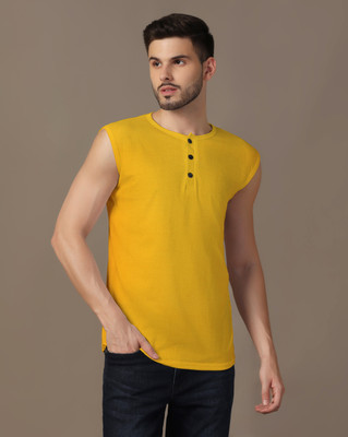 GEUM Solid Men Henley Neck Yellow T-Shirt
