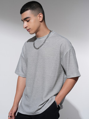 HIGHLANDER Self Design Men Round Neck Black T-Shirt