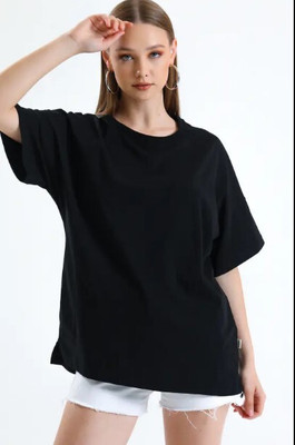 FURRR Solid Women Round Neck Black T-Shirt
