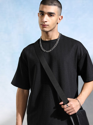 HIGHLANDER Self Design Men Round Neck Black T-Shirt