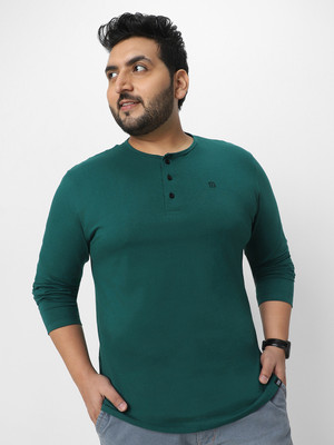 Urbano Plus Solid Men Henley Neck Dark Green T-Shirt