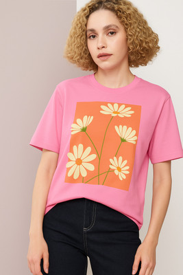 TRENDY TEES Printed Women Round Neck Pink T-Shirt