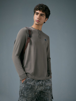 TECHNOSPORT Solid Men Henley Neck Brown T-Shirt