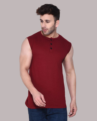GEUM Solid Men Henley Neck Maroon T-Shirt