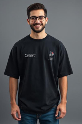 UrGear Graphic Print Men Round Neck Black T-Shirt