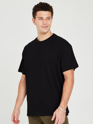 London Crew Solid Men Round Neck Black T-Shirt