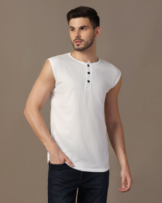 GEUM Solid Men Henley Neck White T-Shirt