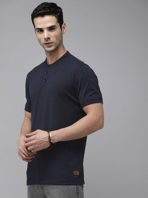 Roadster Solid Men Henley Neck Navy Blue T-Shirt