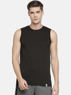Macroman M-Series Solid Men Round Neck Black T-Shirt