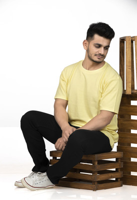 Lynx Solid Men Round Neck Yellow T-Shirt