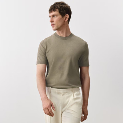 Montequinto Solid Men Round Neck Grey T-Shirt