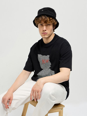THE BEAR HOUSE Self Design Men Round Neck Black T-Shirt