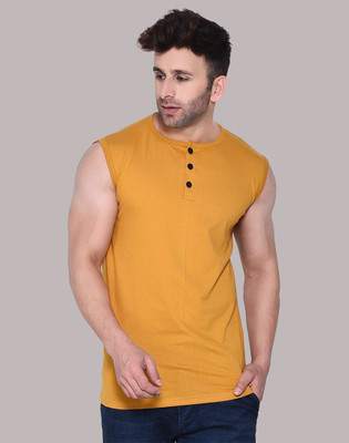 GEUM Solid Men Henley Neck Yellow T-Shirt