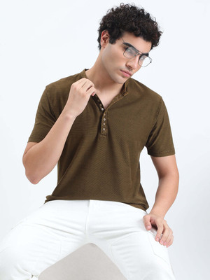 SHOWOFFFF Solid Men Henley Neck Green T-Shirt