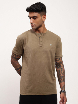 SHOWOFFFF Solid Men Henley Neck Dark Green T-Shirt