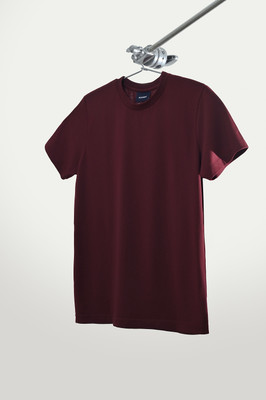 Normie Solid Men Round Neck Maroon T-Shirt