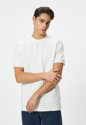 HIGHLINES FASHION Solid Men Round Neck White T-Shirt