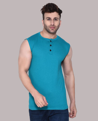 GEUM Solid Men Henley Neck Light Green T-Shirt