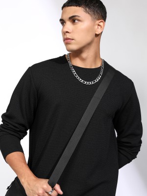 HIGHLANDER Self Design Men Round Neck Black T-Shirt