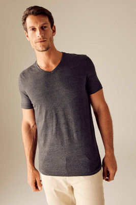 defacto Solid Men V Neck Grey T-Shirt