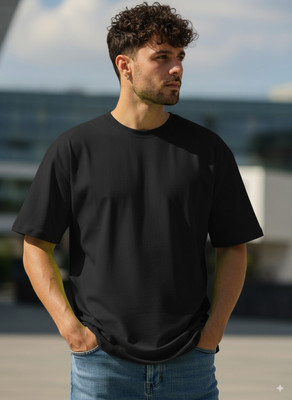 JUST ROAR Solid Men Round Neck Black T-Shirt