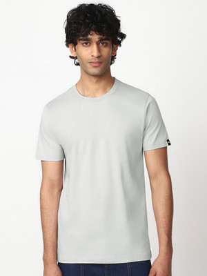 BEWAKOOF Solid Men Round Neck Grey T-Shirt