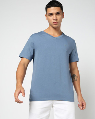 GAP Solid Men V Neck Blue T-Shirt