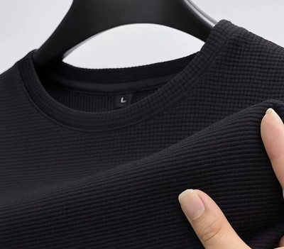 ZeenatFashion Self Design Men Round Neck Black T-Shirt