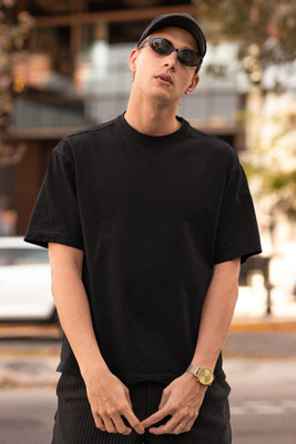 Arfila Solid Men Round Neck Black T-Shirt