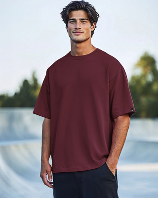 BEWAKOOF Solid Men Round Neck Maroon T-Shirt