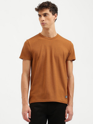 United Colors of Benetton Solid Men Crew Neck Brown T-Shirt