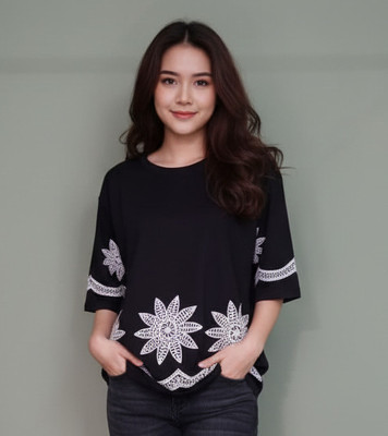 GIANT VERSUS Printed Women Round Neck Black T-Shirt