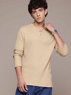 Roadster Solid Men Henley Neck Beige T-Shirt