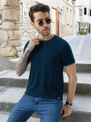 Status Quo Solid Men Round Neck Dark Blue T-Shirt