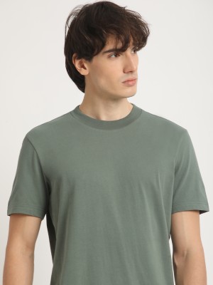 THE BEAR HOUSE Solid Men Round Neck Green T-Shirt