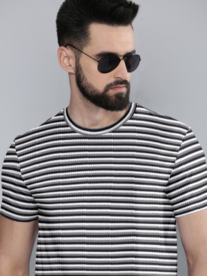 METRONAUT Striped Men Round Neck Black T-Shirt