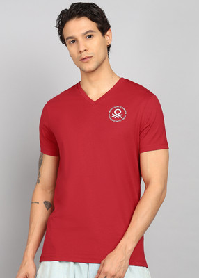 United Colors of Benetton Solid Men V Neck Red T-Shirt