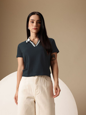 CHEMISTRY Self Design Women Polo Neck Green T-Shirt