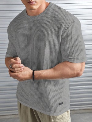 Moyzikh Self Design Men Round Neck Grey T-Shirt