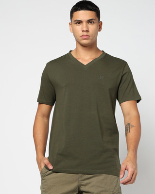 GAP Solid Men V Neck Green T-Shirt