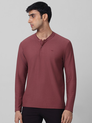 MUFTI Solid Men Henley Neck Pink T-Shirt