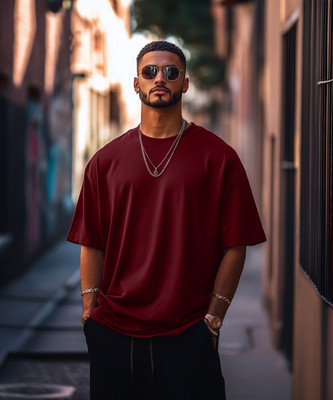 Veirdo Solid Men Round Neck Maroon T-Shirt